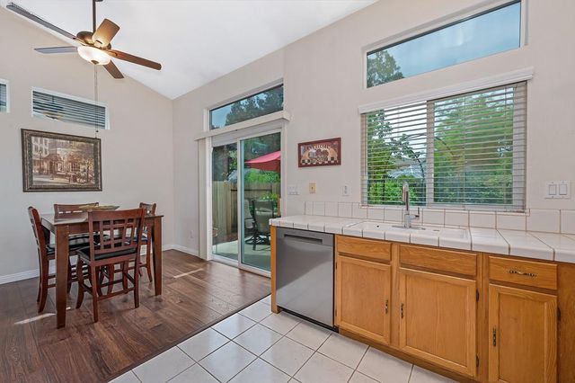 9448 Plainoak Way, Elk Grove, CA 95758