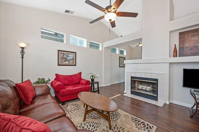 9448 Plainoak Way, Elk Grove, CA 95758