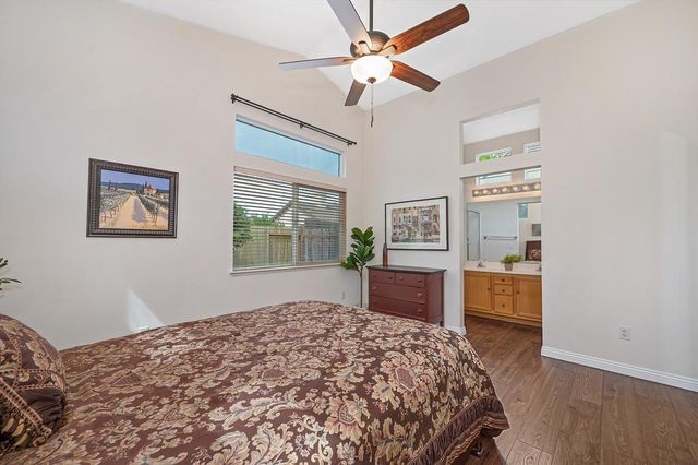 9448 Plainoak Way, Elk Grove, CA 95758