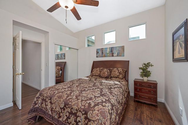 9448 Plainoak Way, Elk Grove, CA 95758