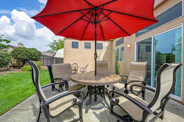 9448 Plainoak Way, Elk Grove, CA 95758