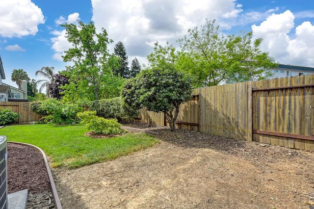 9448 Plainoak Way, Elk Grove, CA 95758