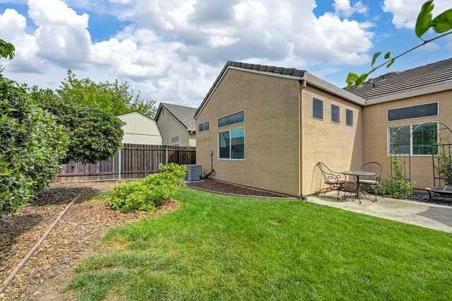 9448 Plainoak Way, Elk Grove, CA 95758