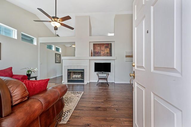 9448 Plainoak Way, Elk Grove, CA 95758