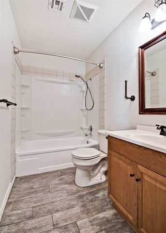 610 SE 10th Street, Bentonville, AR 72712