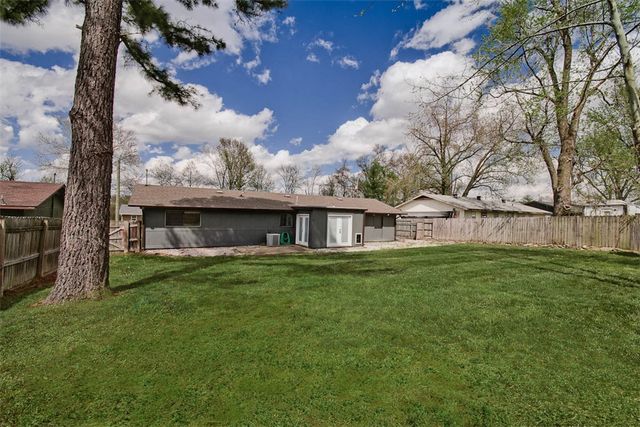 610 SE 10th Street, Bentonville, AR 72712