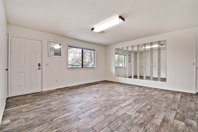 610 SE 10th Street, Bentonville, AR 72712