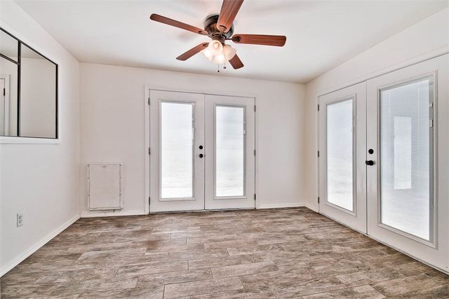 610 SE 10th Street, Bentonville, AR 72712