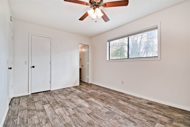 610 SE 10th Street, Bentonville, AR 72712