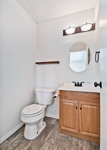 610 SE 10th Street, Bentonville, AR 72712
