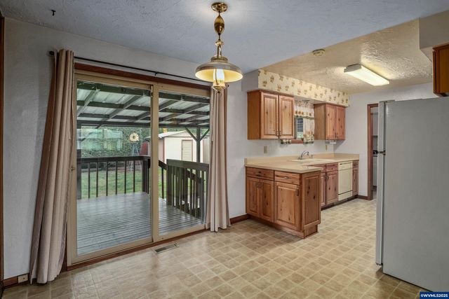 2470 Alameda St NE, Salem, OR 97301