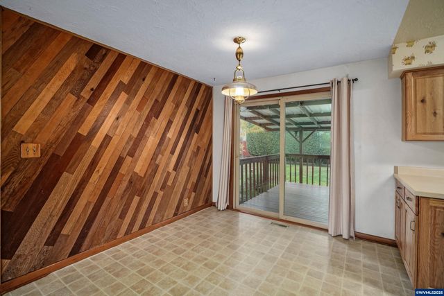 2470 Alameda St NE, Salem, OR 97301