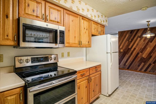 2470 Alameda St NE, Salem, OR 97301