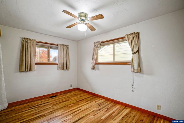 2470 Alameda St NE, Salem, OR 97301