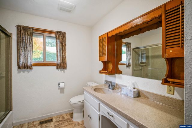 2470 Alameda St NE, Salem, OR 97301