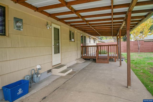 2470 Alameda St NE, Salem, OR 97301