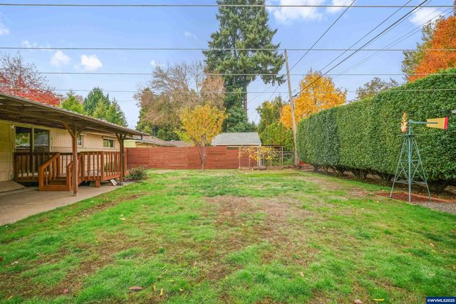 2470 Alameda St NE, Salem, OR 97301