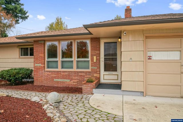 2470 Alameda St NE, Salem, OR 97301