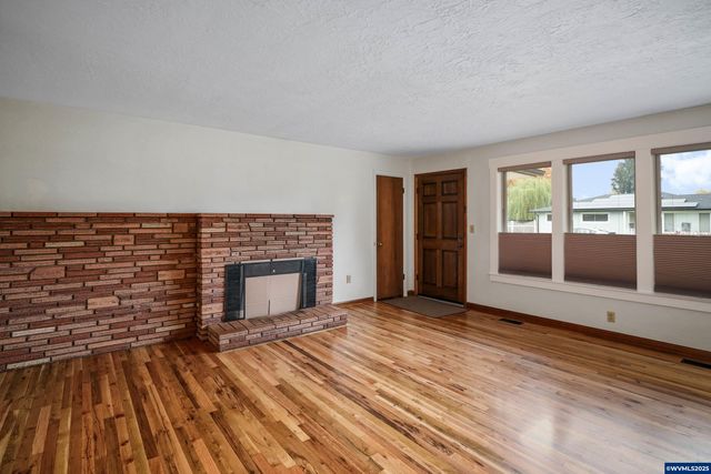 2470 Alameda St NE, Salem, OR 97301