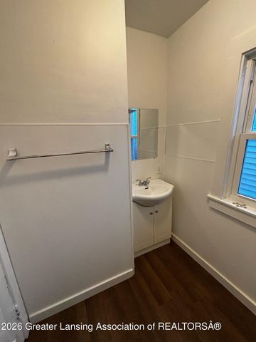 531 S Hayford Avenue, Lansing, MI 48912