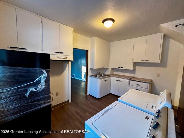 531 S Hayford Avenue, Lansing, MI 48912