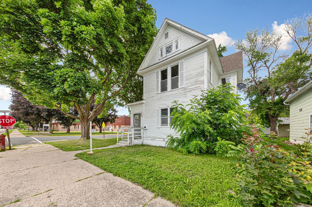 105 Ash Avenue SW, Montgomery, MN 56069 — photo 5
