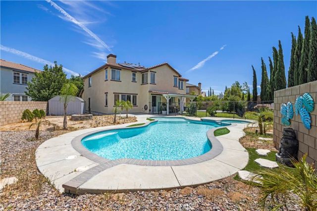 3802 Vitrina Ln, Palmdale, CA 93551