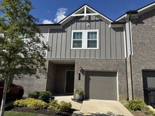 407 Palmetto Dr, Columbia, TN 38401