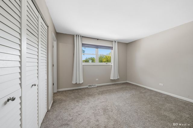 16327 Olcott Avenue, Tinley Park, IL 60477