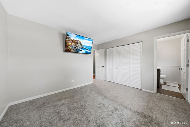 16327 Olcott Avenue, Tinley Park, IL 60477