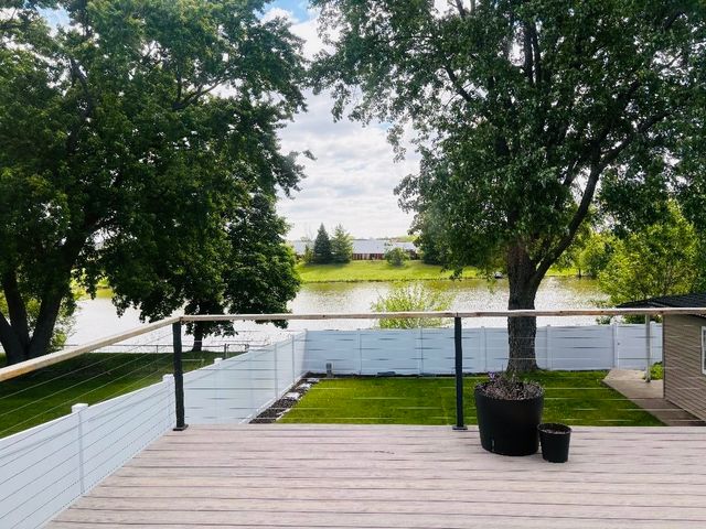 16327 Olcott Avenue, Tinley Park, IL 60477