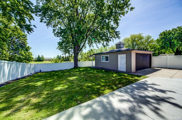 16327 Olcott Avenue, Tinley Park, IL 60477