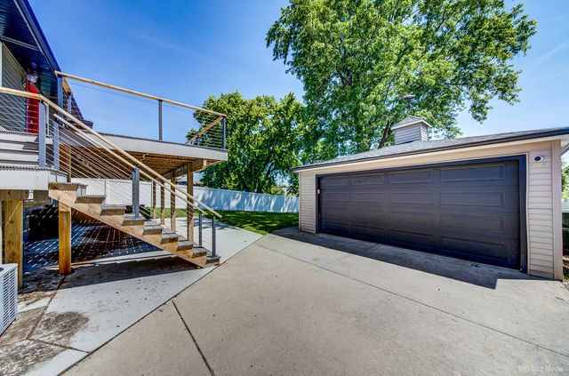 16327 Olcott Avenue, Tinley Park, IL 60477