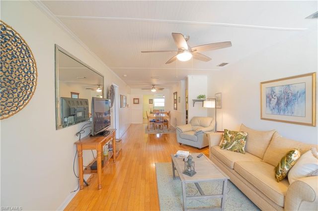 736 104th AVE N, Naples, FL 34108