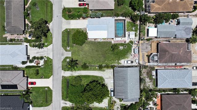 736 104th AVE N, Naples, FL 34108