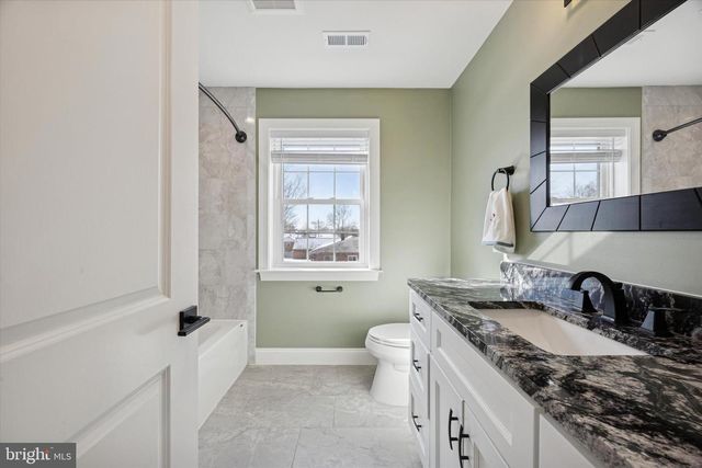 1002 11TH AVE, Folsom, PA 19033