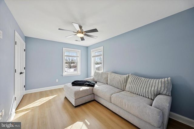 1002 11TH AVE, Folsom, PA 19033