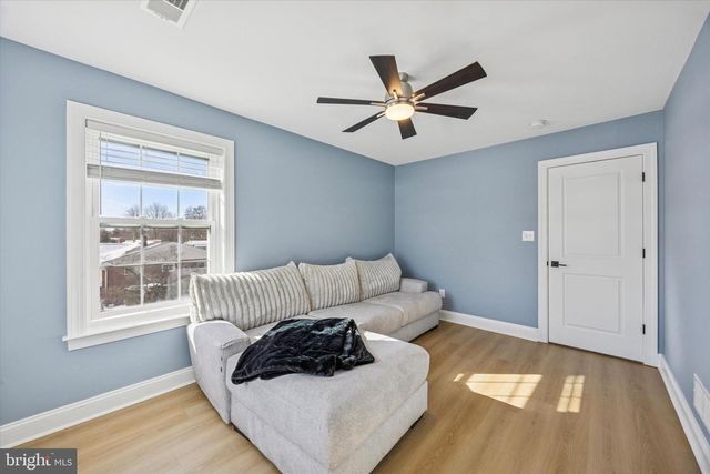 1002 11TH AVE, Folsom, PA 19033