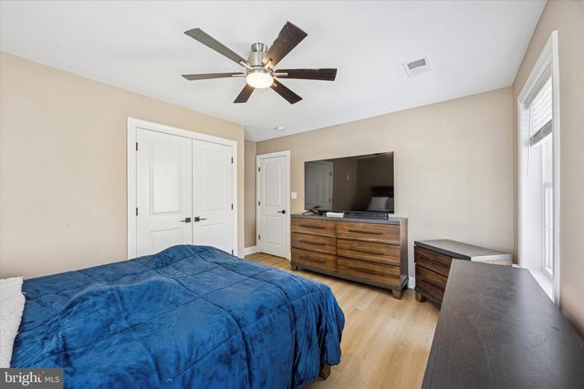 1002 11TH AVE, Folsom, PA 19033