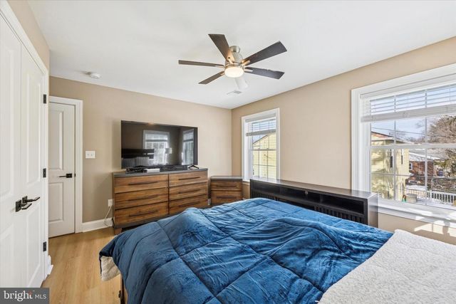 1002 11TH AVE, Folsom, PA 19033