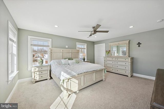 1002 11TH AVE, Folsom, PA 19033