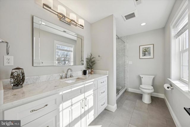 1002 11TH AVE, Folsom, PA 19033