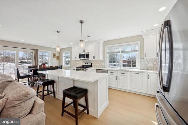 1002 11TH AVE, Folsom, PA 19033