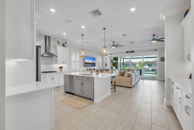 710 16TH AVENUE E, Palmetto, FL 34221