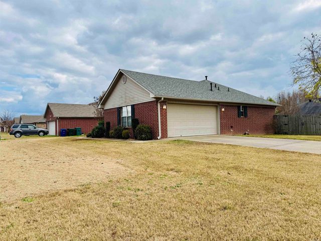 1605 Duke Street, Conway, AR 72032