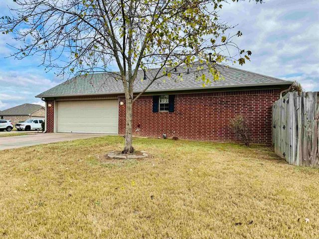 1605 Duke Street, Conway, AR 72032