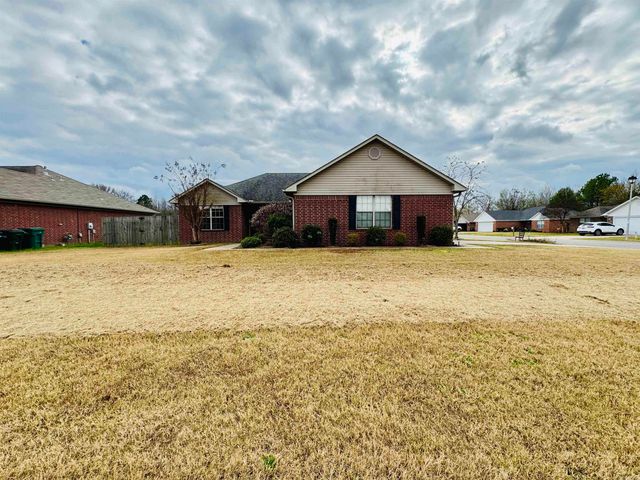 1605 Duke Street, Conway, AR 72032