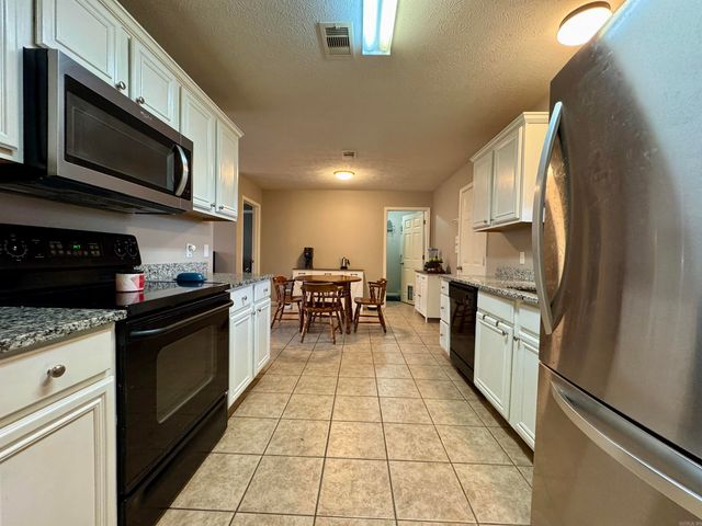 1605 Duke Street, Conway, AR 72032