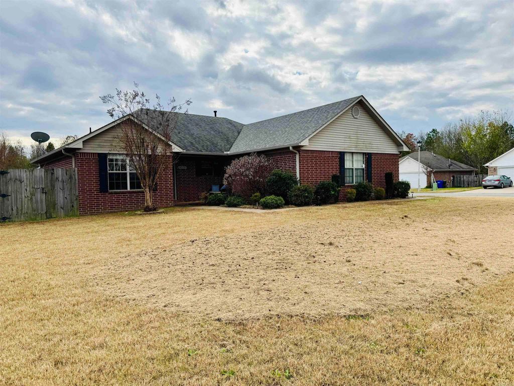 1605 Duke Street, Conway, AR 72032