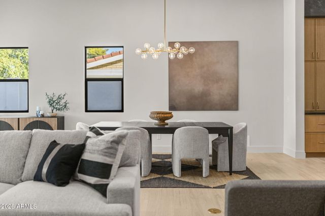 4512 N 38TH Street, Phoenix, AZ 85018